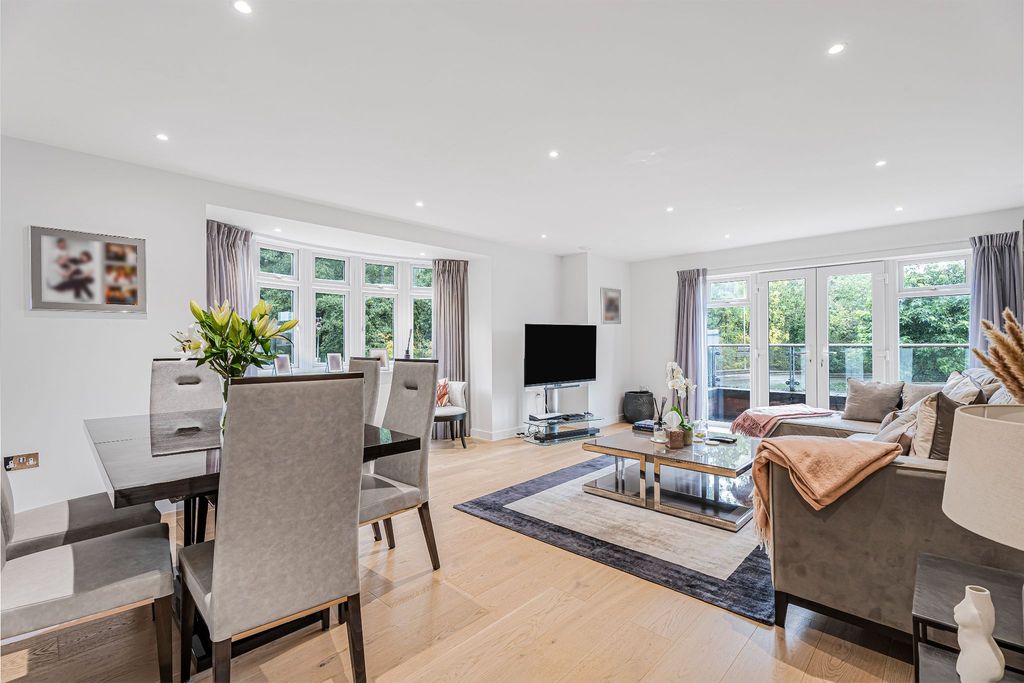 Property photo 2 of 17 Photograph 10