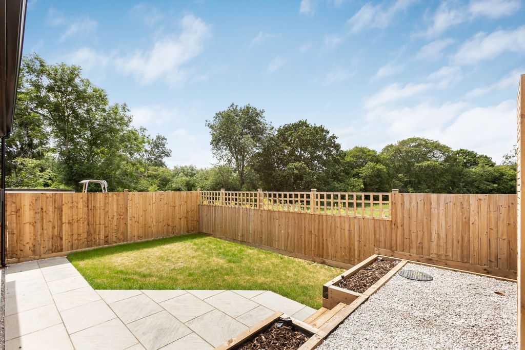 Property photo 3 of 23 2186287