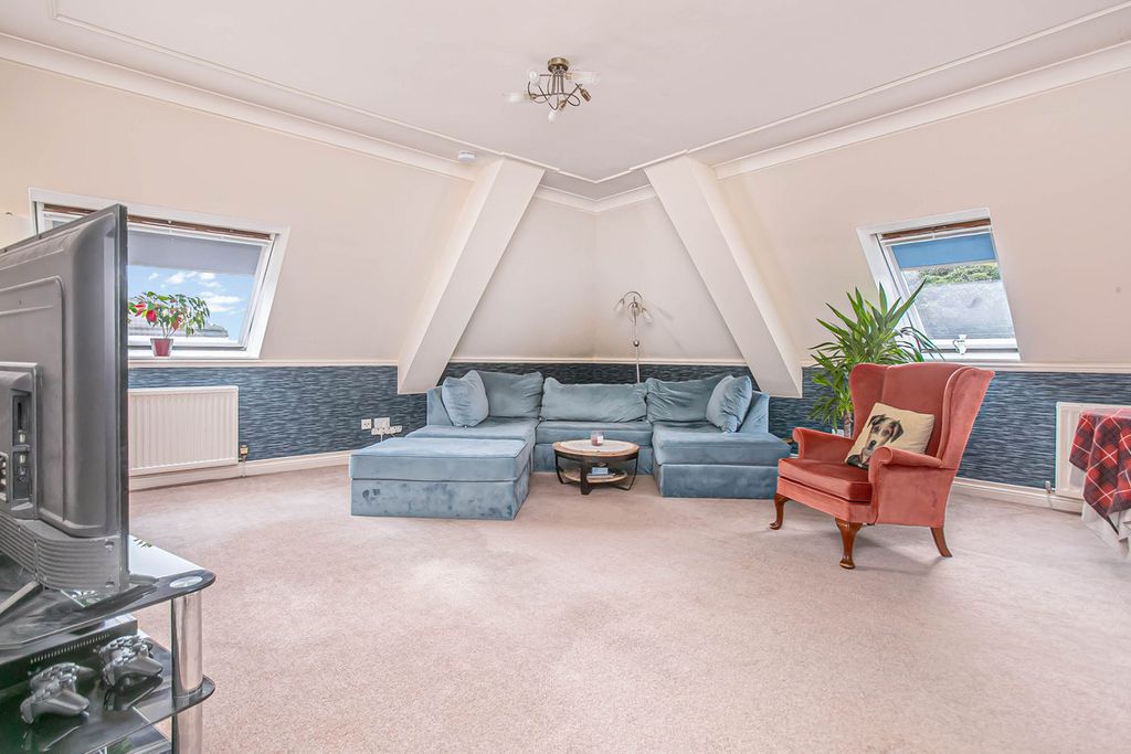 Property photo 2 of 50