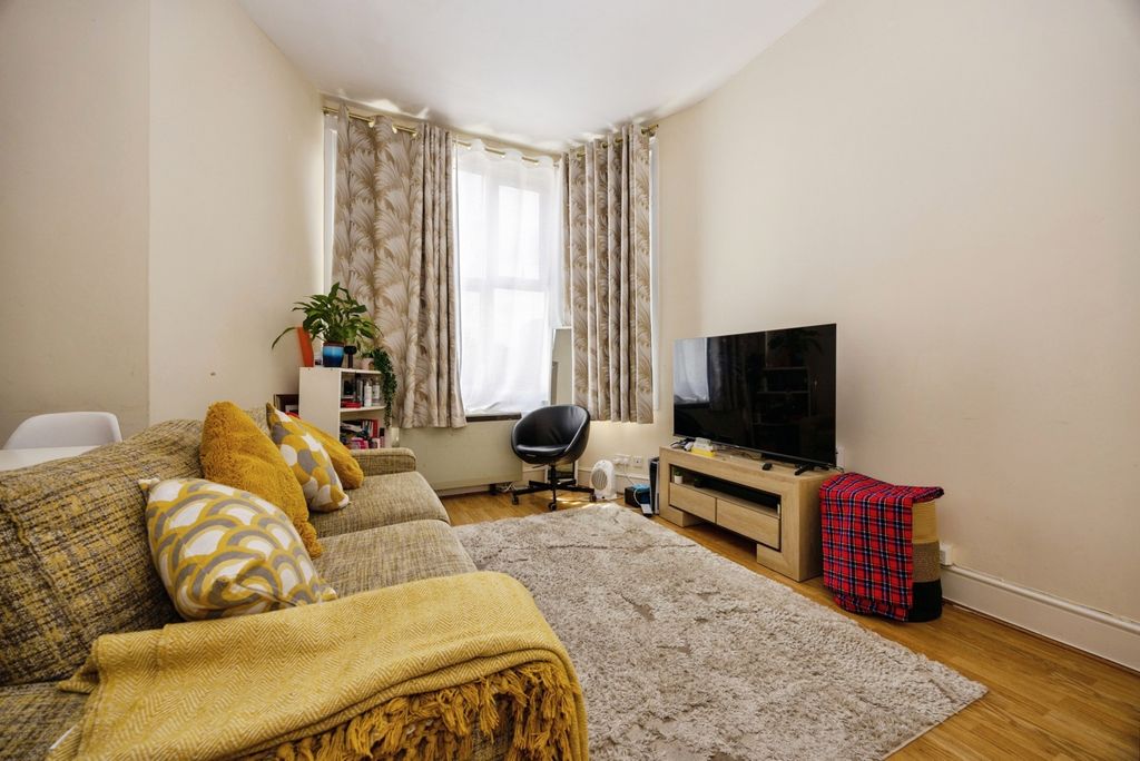 Property photo 3 of 20 Pbox-Img.Jpg