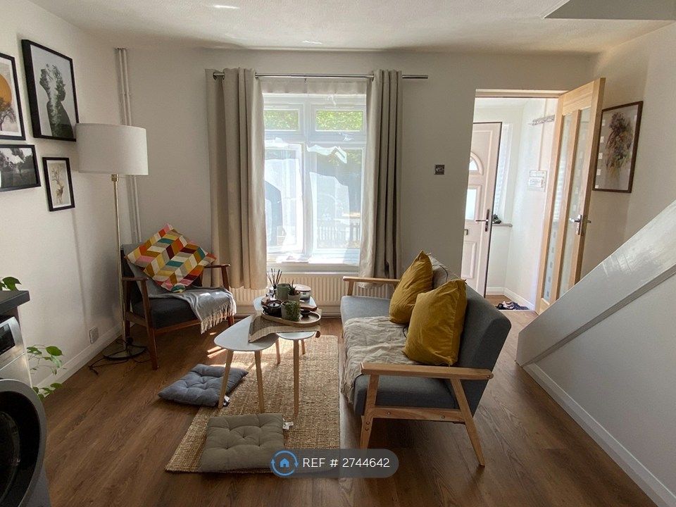 Property photo 3 of 11