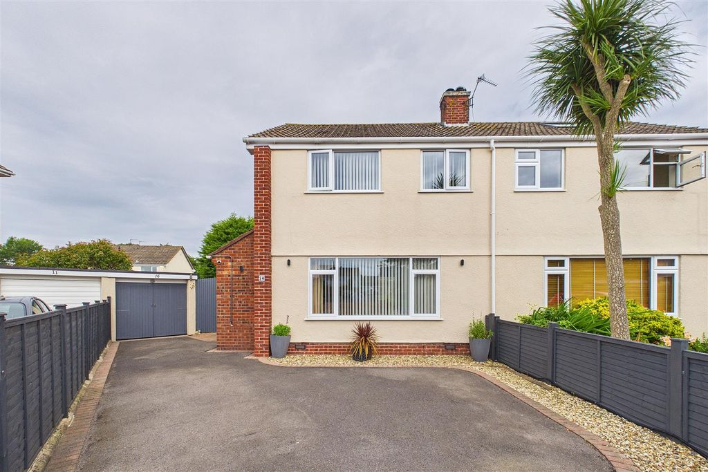 Property photo 2 of 23