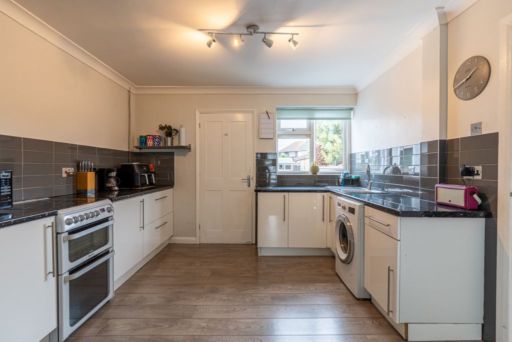 Property photo 2 of 20 5317202