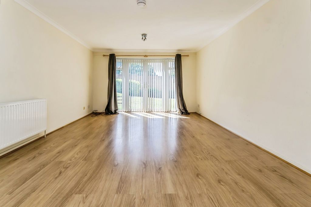 Property photo 2 of 17 Photo