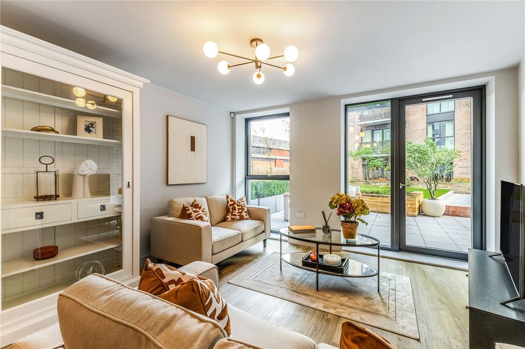 Property photo 2 of 12 City&amp;Country Finish