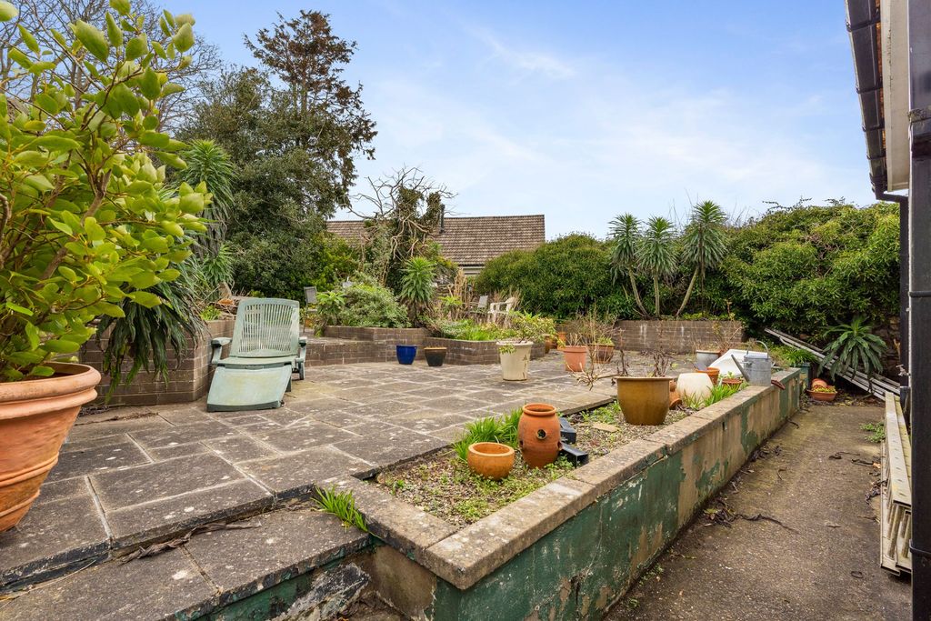 Property photo 3 of 11