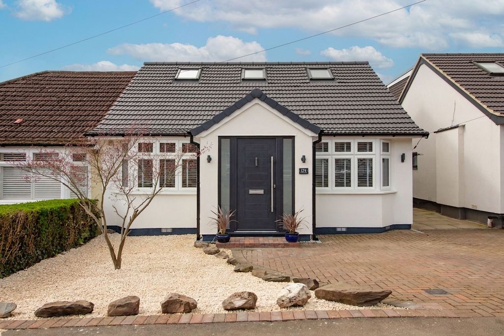 Property photo 1 of 19 External