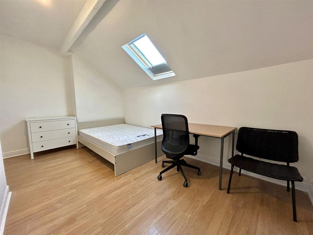 Property photo 1 of 8 904371E9-4788-46A5-939F-8Dffd9Bb7496.Jpg