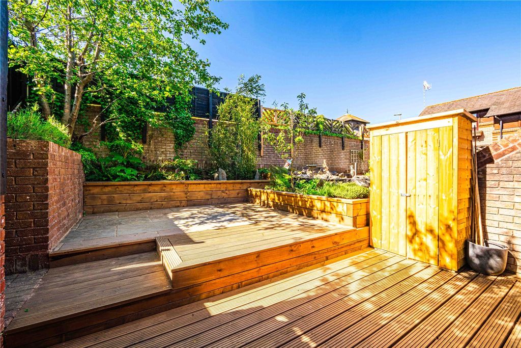 Property photo 2 of 17 Picture No. 10