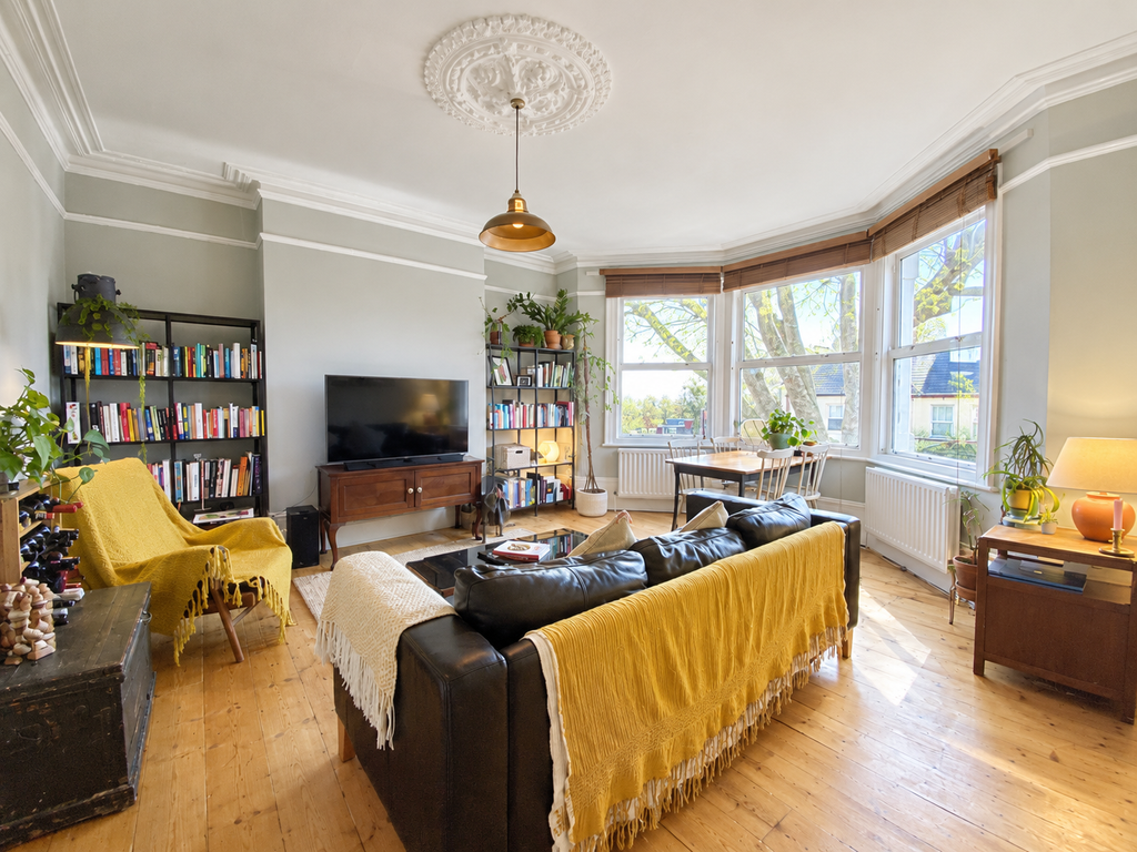 Property photo 1 of 12 2CC1B033-E828-437C-A886-Efc0F810C231