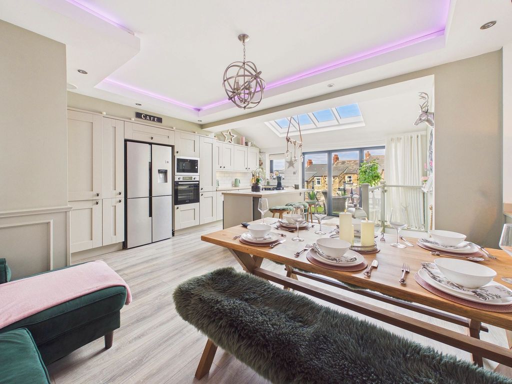 Property photo 1 of 15 Dining Kitchen