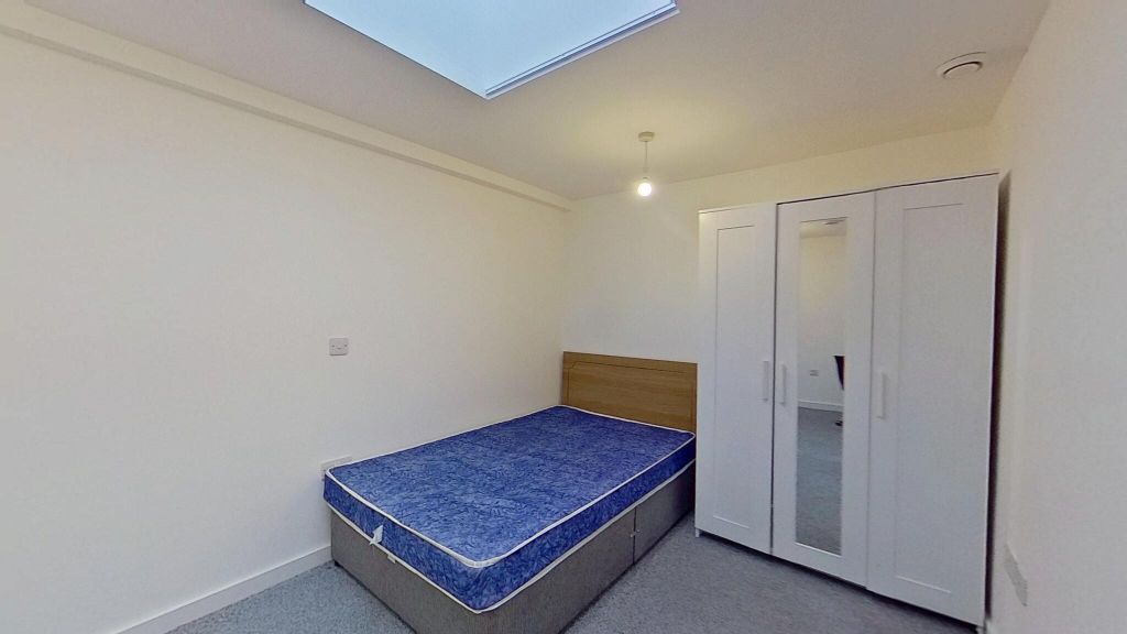 Property photo 1 of 15 Bedroom