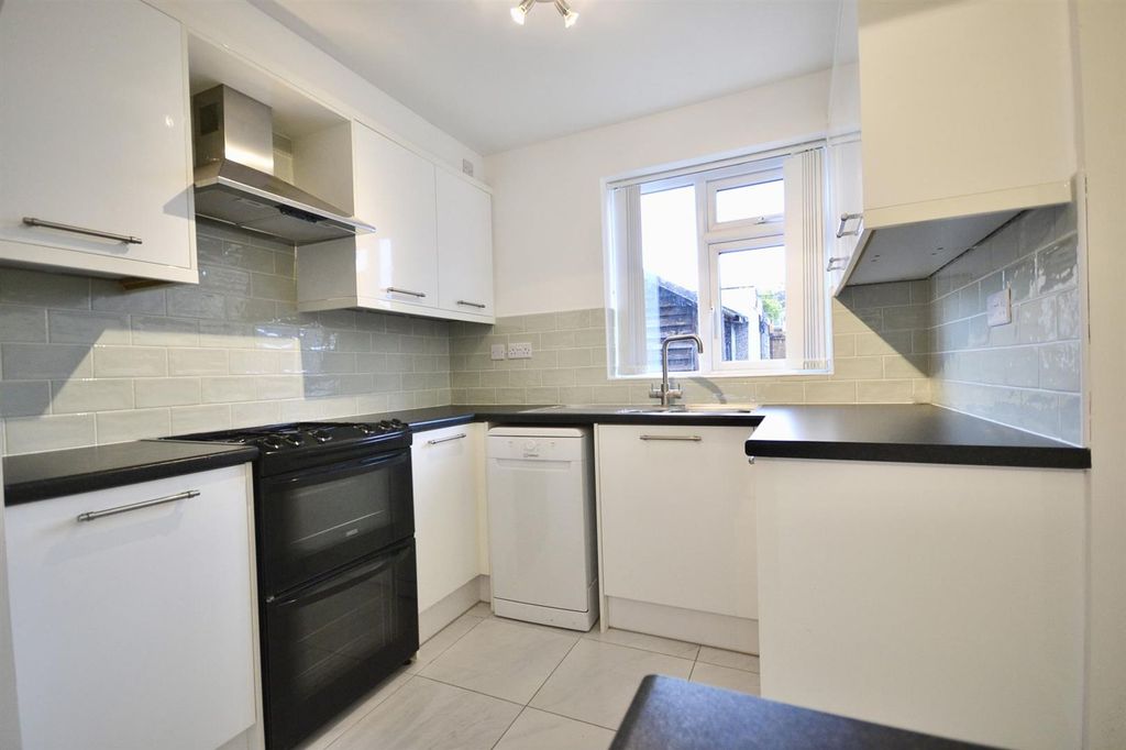 Property photo 2 of 27 Kitchen