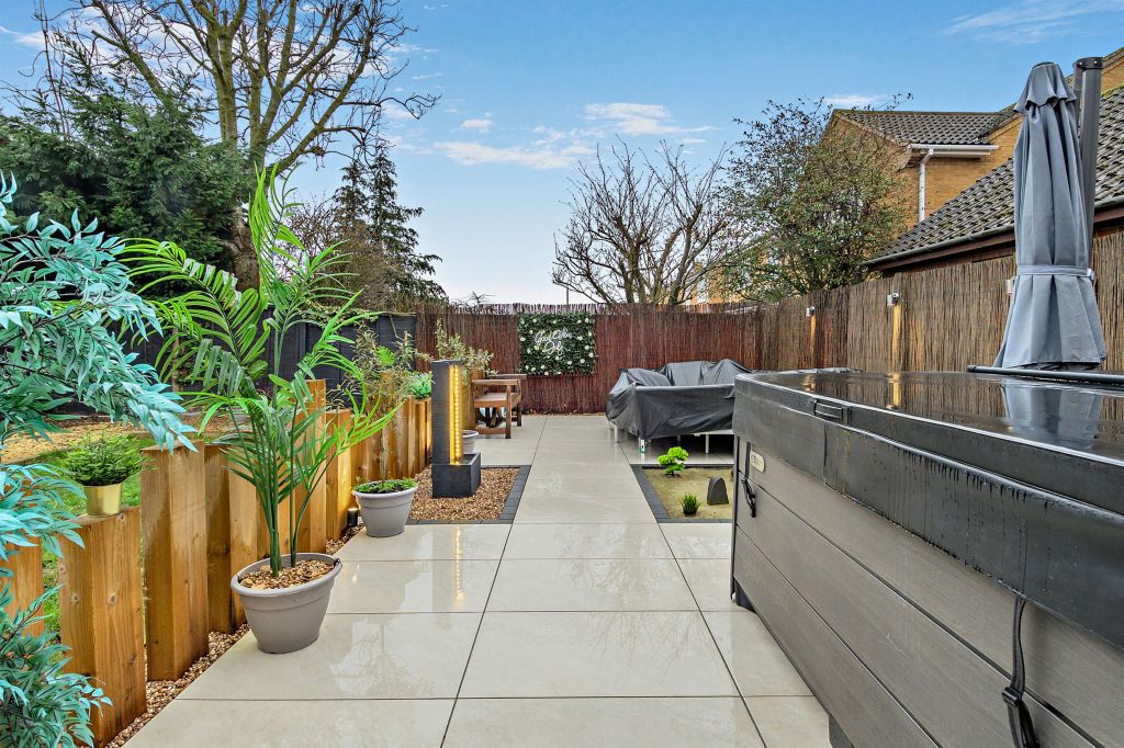 Property photo 2 of 19