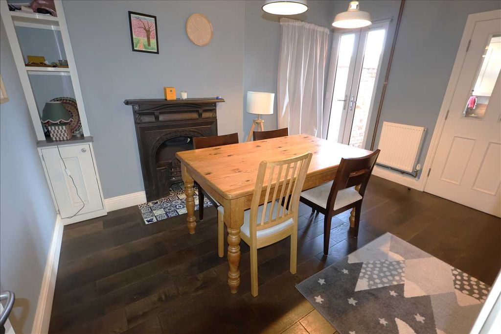 Property photo 3 of 17 Dining Room