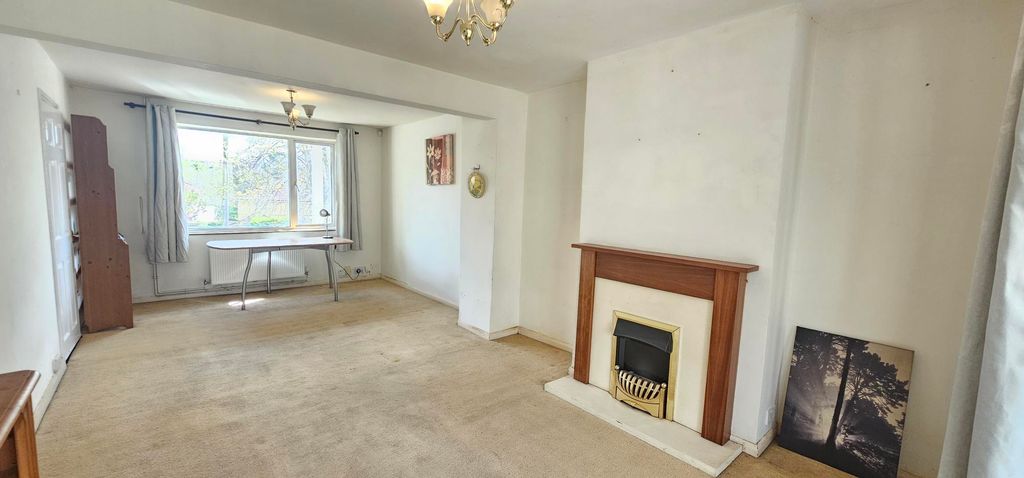 Property photo 3 of 13