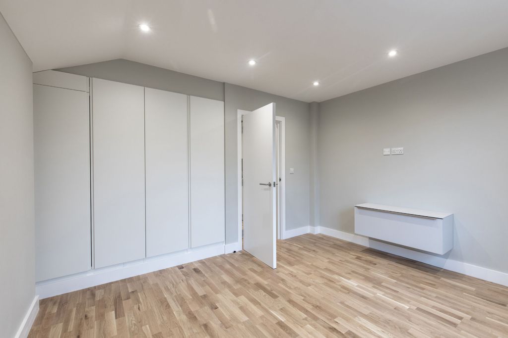 Property photo 2 of 10 Living_Room