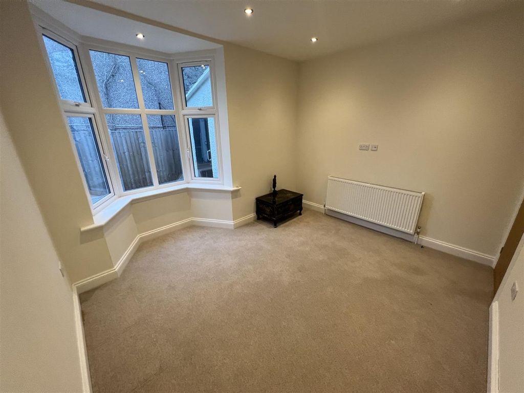 Property photo 2 of 4 Glenham Dr Ig2