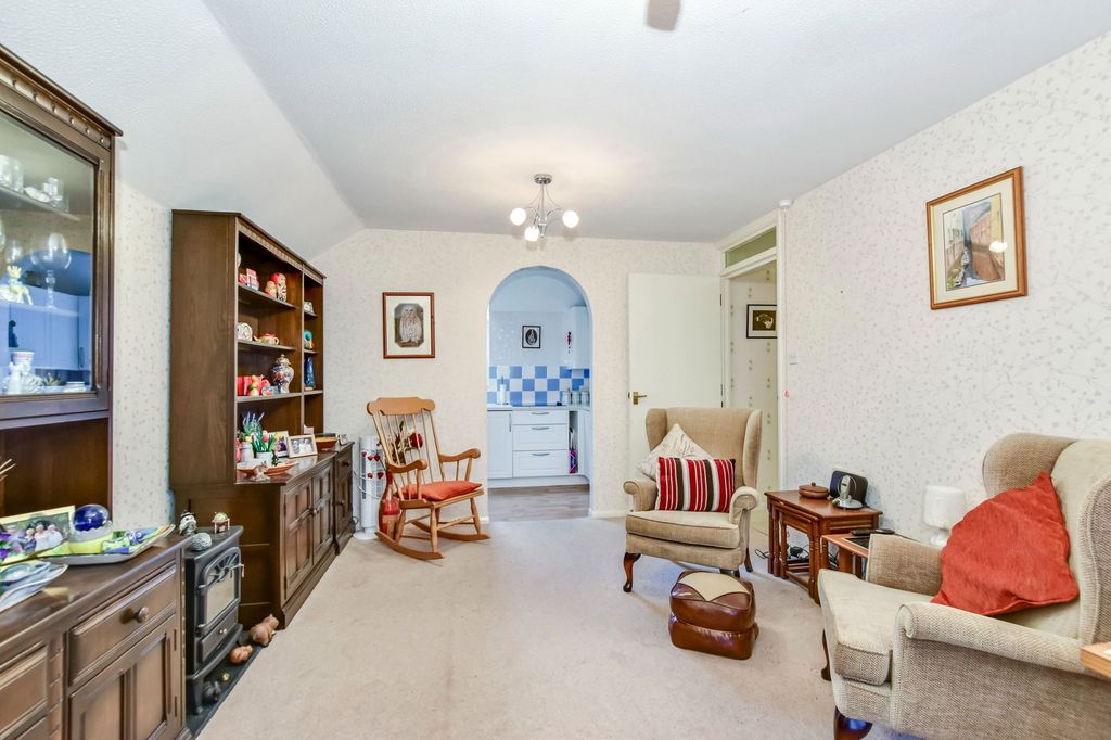 Property photo 3 of 9