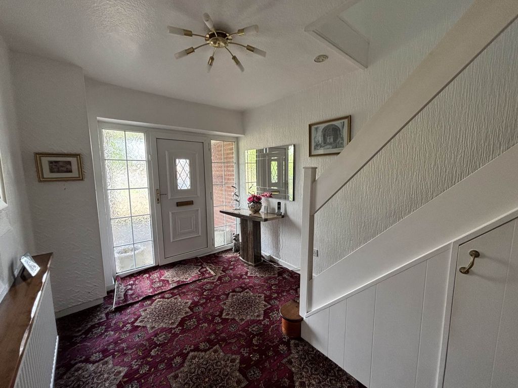 Property photo 3 of 27