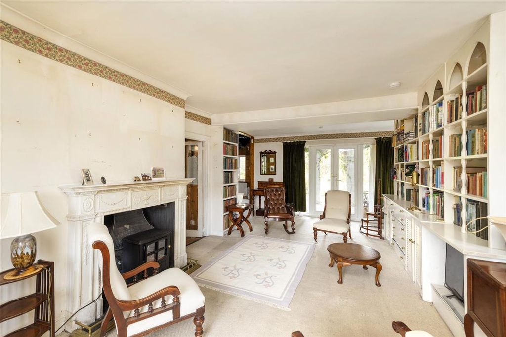 Property photo 2 of 37