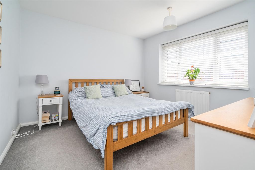 Property photo 2 of 13 25 Barford Road Shirley_1.Jpg