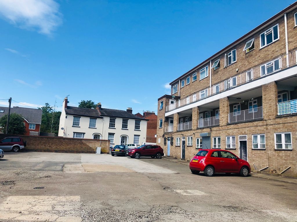 Property photo 1 of 6