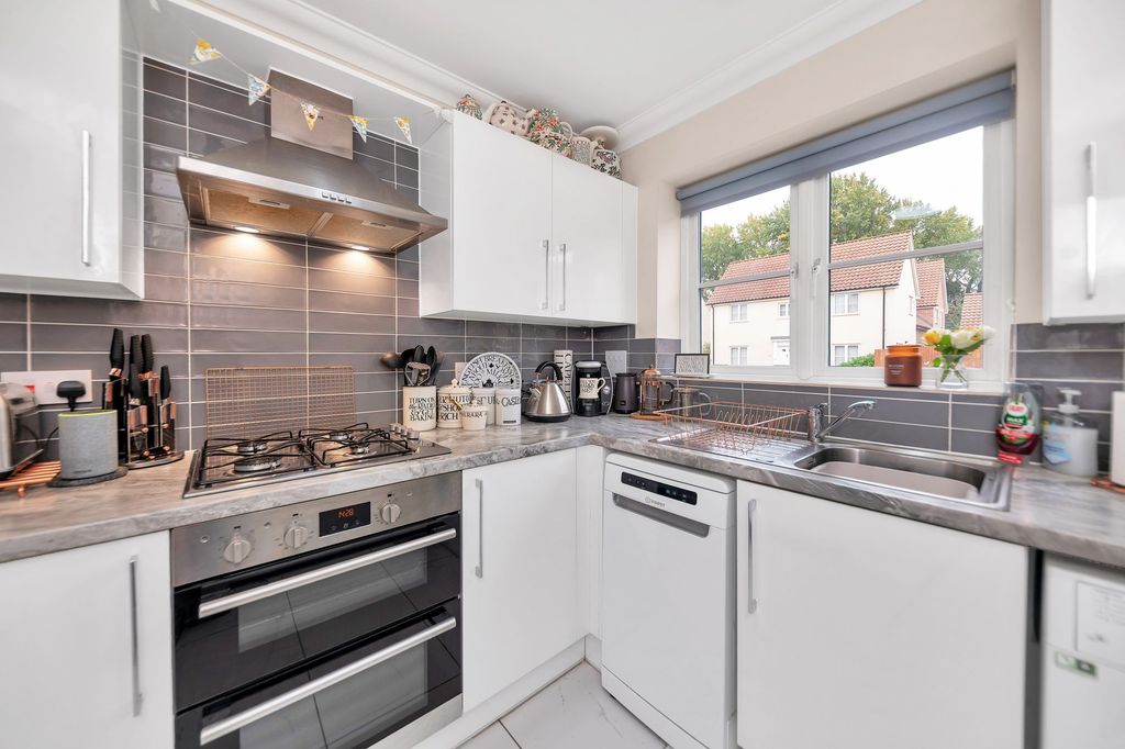 Property photo 3 of 13