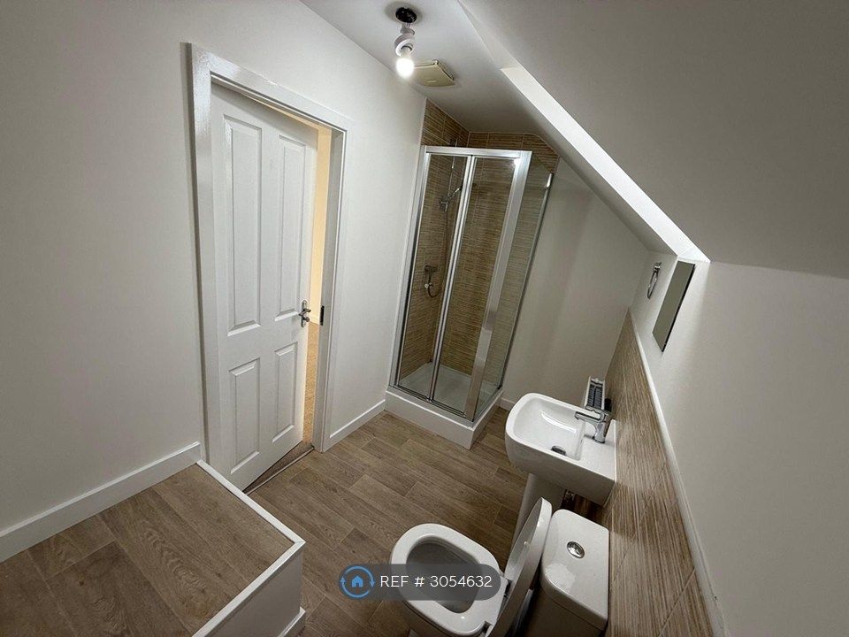 Property photo 2 of 3