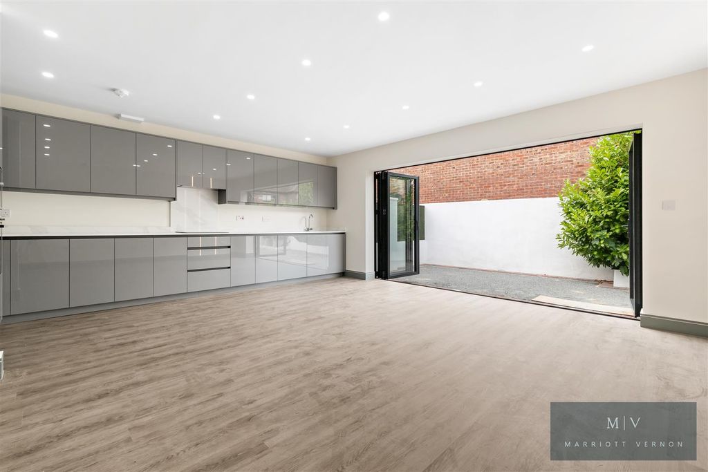 Property photo 1 of 16 Croydon Road 76A MV-2.Jpg