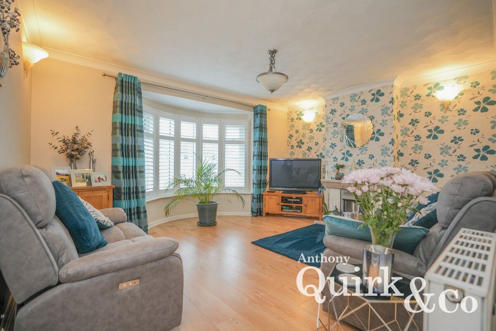 Property photo 2 of 21