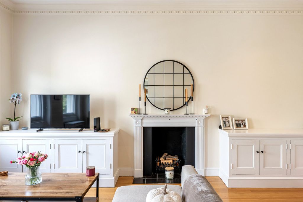 Property photo 2 of 11 Feature Fireplace