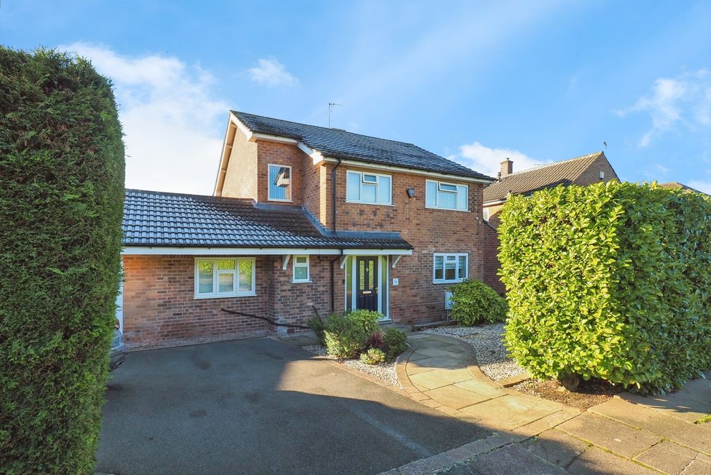 Property photo 1 of 21 Front