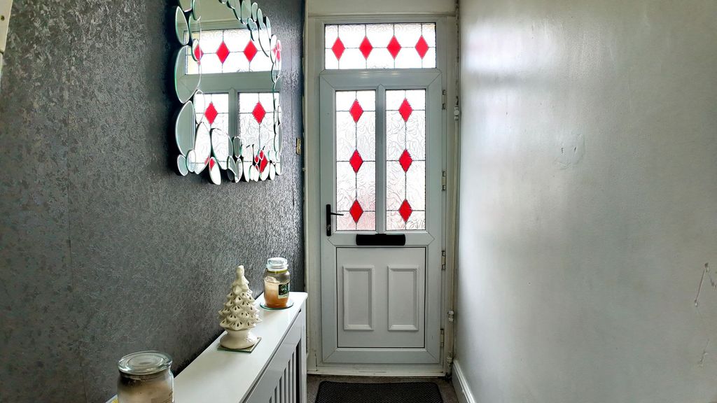 Property photo 3 of 26