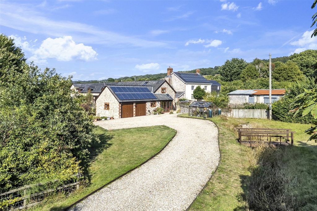 Property photo 1 of 38 Picture No. 23