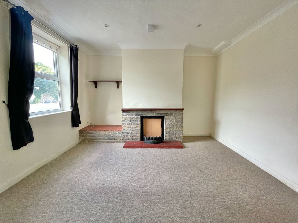 Property photo 2 of 25