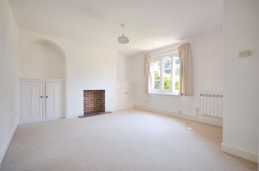 Property photo 2 of 14 Sitting Room