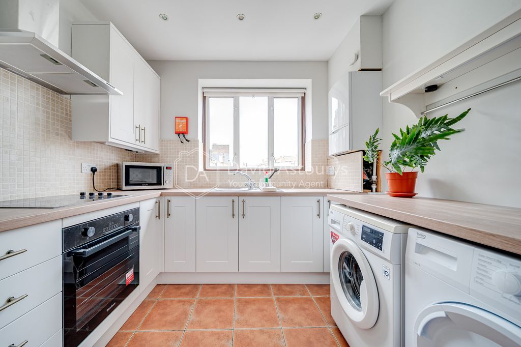 Property photo 3 of 12 Dsc01080Hdr