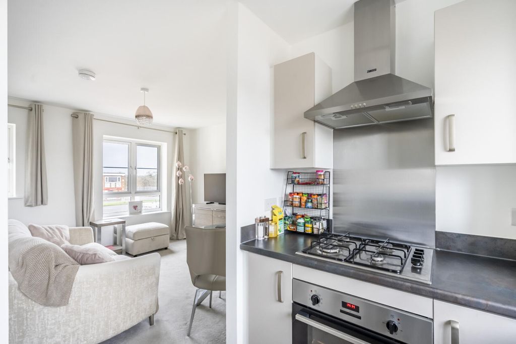 Property photo 3 of 13 Kitchen