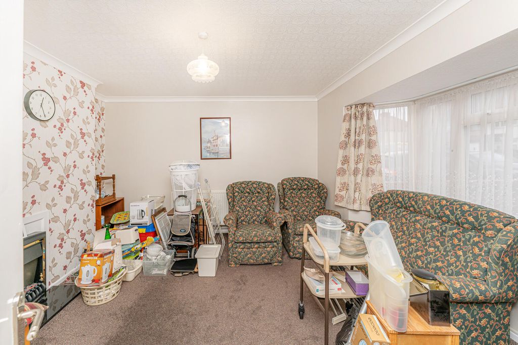 Property photo 3 of 21 Living Room