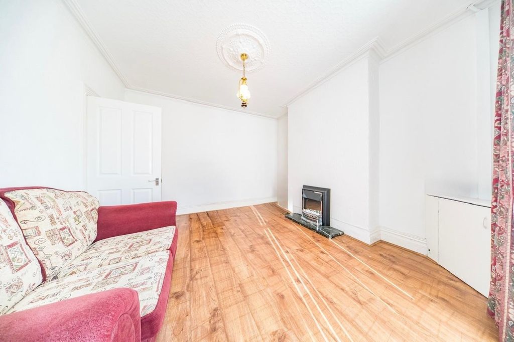 Property photo 2 of 17 8.Jpg