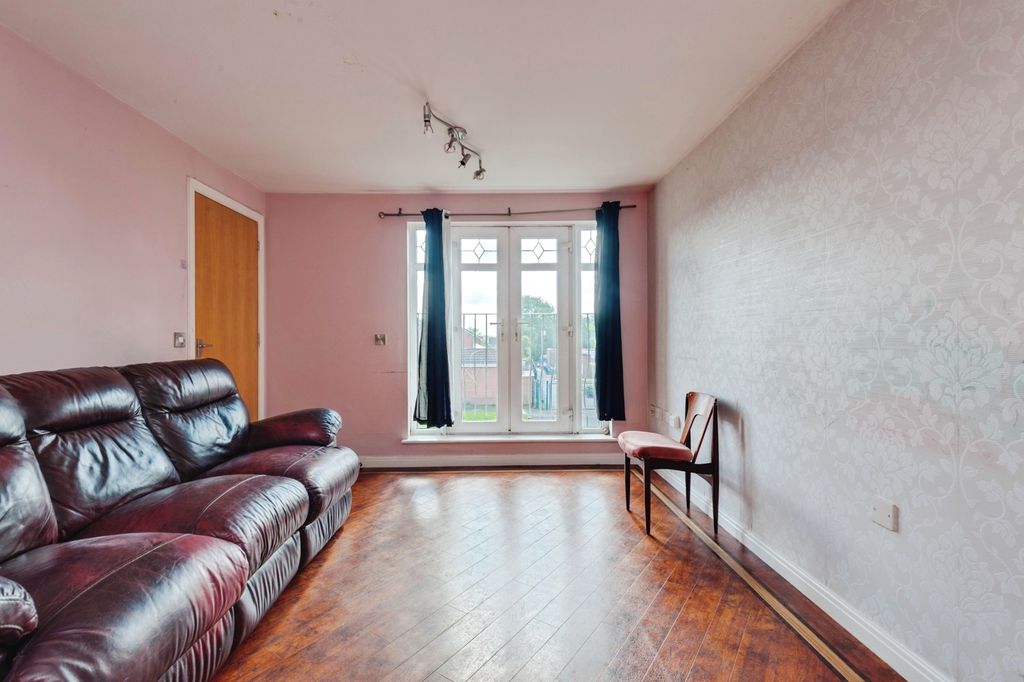 Property photo 2 of 17 Pbox-Img.Jpg