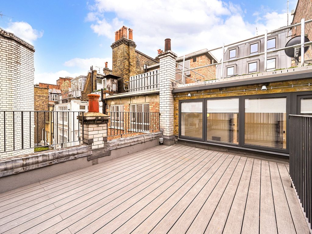 Property photo 1 of 18 Beak Street