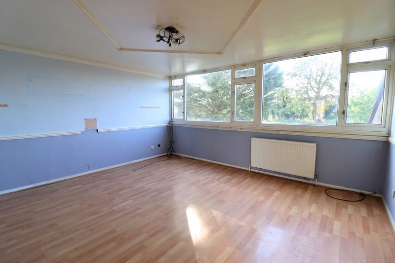 Property photo 3 of 13 Lounge