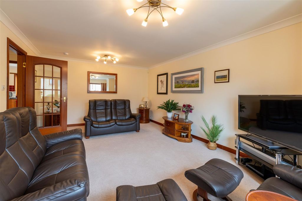 Property photo 3 of 23 S003.Jpg