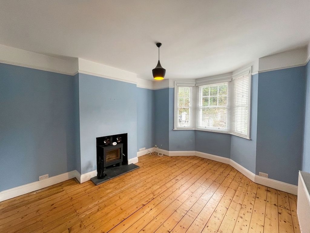 Property photo 2 of 37