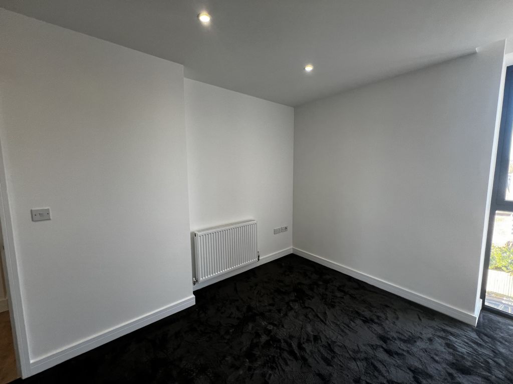 Property photo 3 of 14 Photo 4
