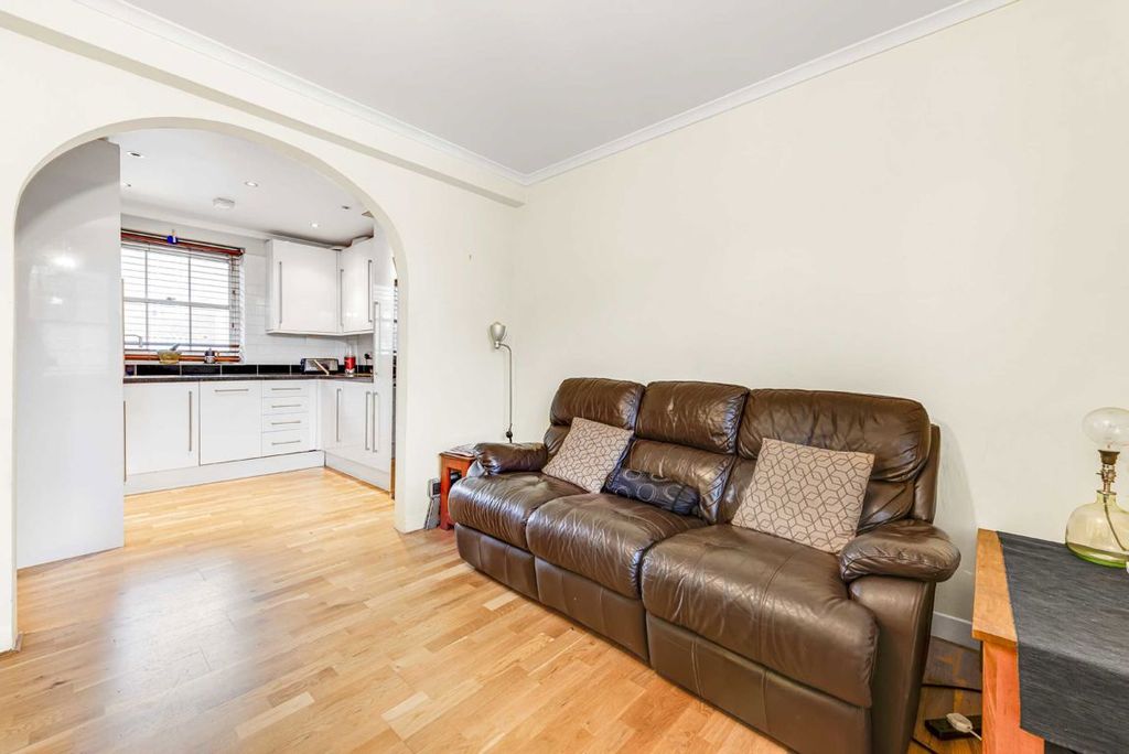 Property photo 2 of 5