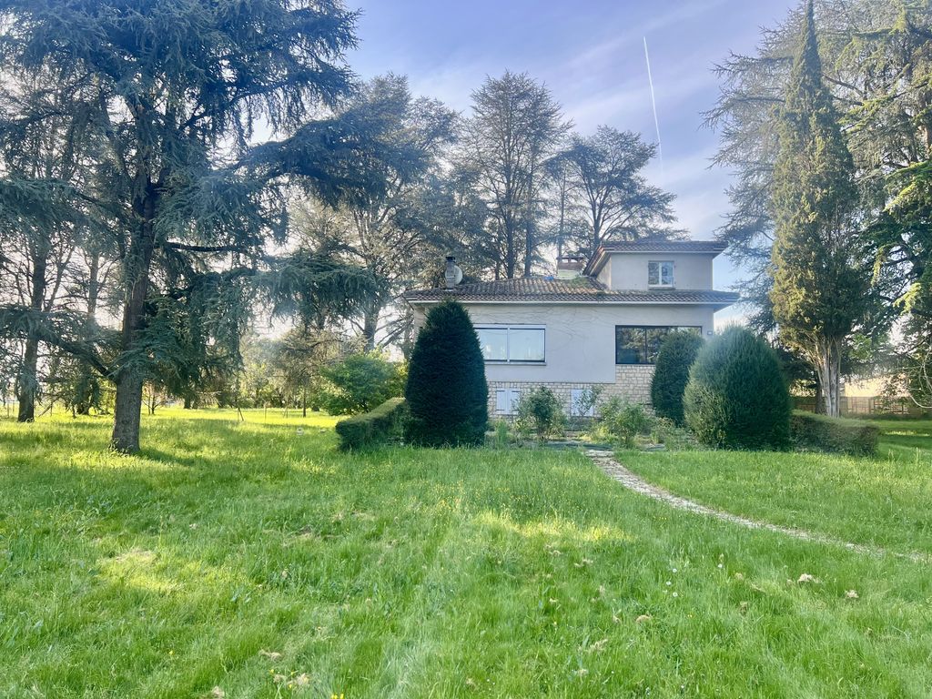 Property photo 3 of 25