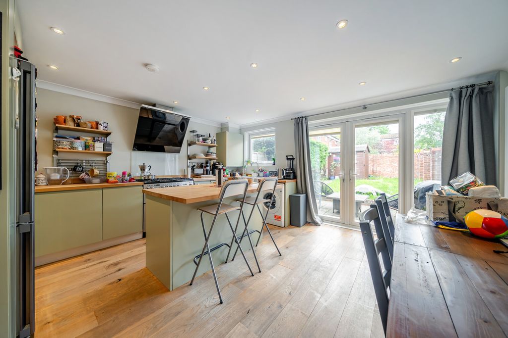 Property photo 3 of 19 1455011-12-6A06E5...